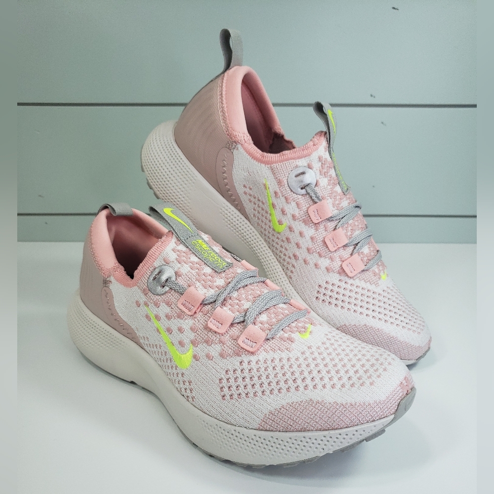 Nike React Escape Run FlyKnit Pink Oxford Volt Running Sneakers size Women's 7.5